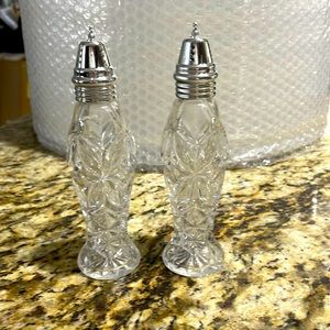 Mikasa crystal salt and pepper shaker